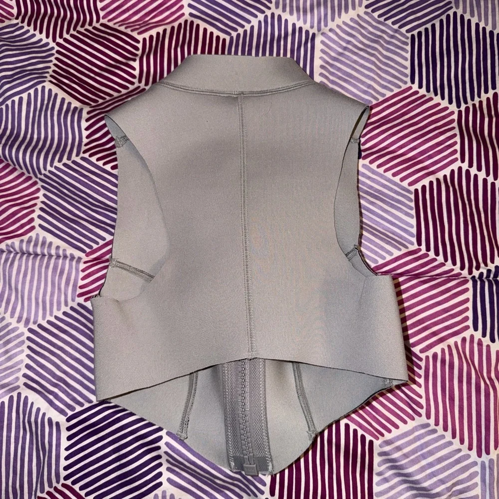 Skims Size xxs Sport Swim Mock Neck Zip Top Chrome Gray Sleeveless Zip Front NWT